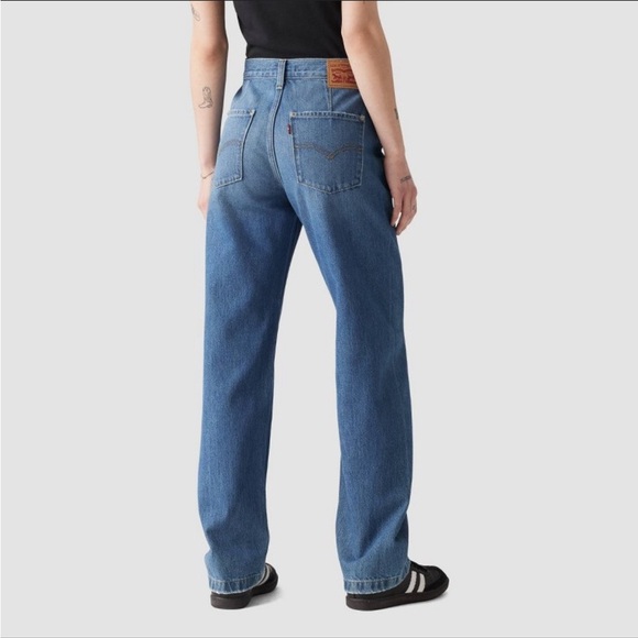 NWT Levi'so Women's Mid-Rise 94's Baggy
Straight Leg Jeans -It's Gonna Be May 31 - Picture 2 of 4